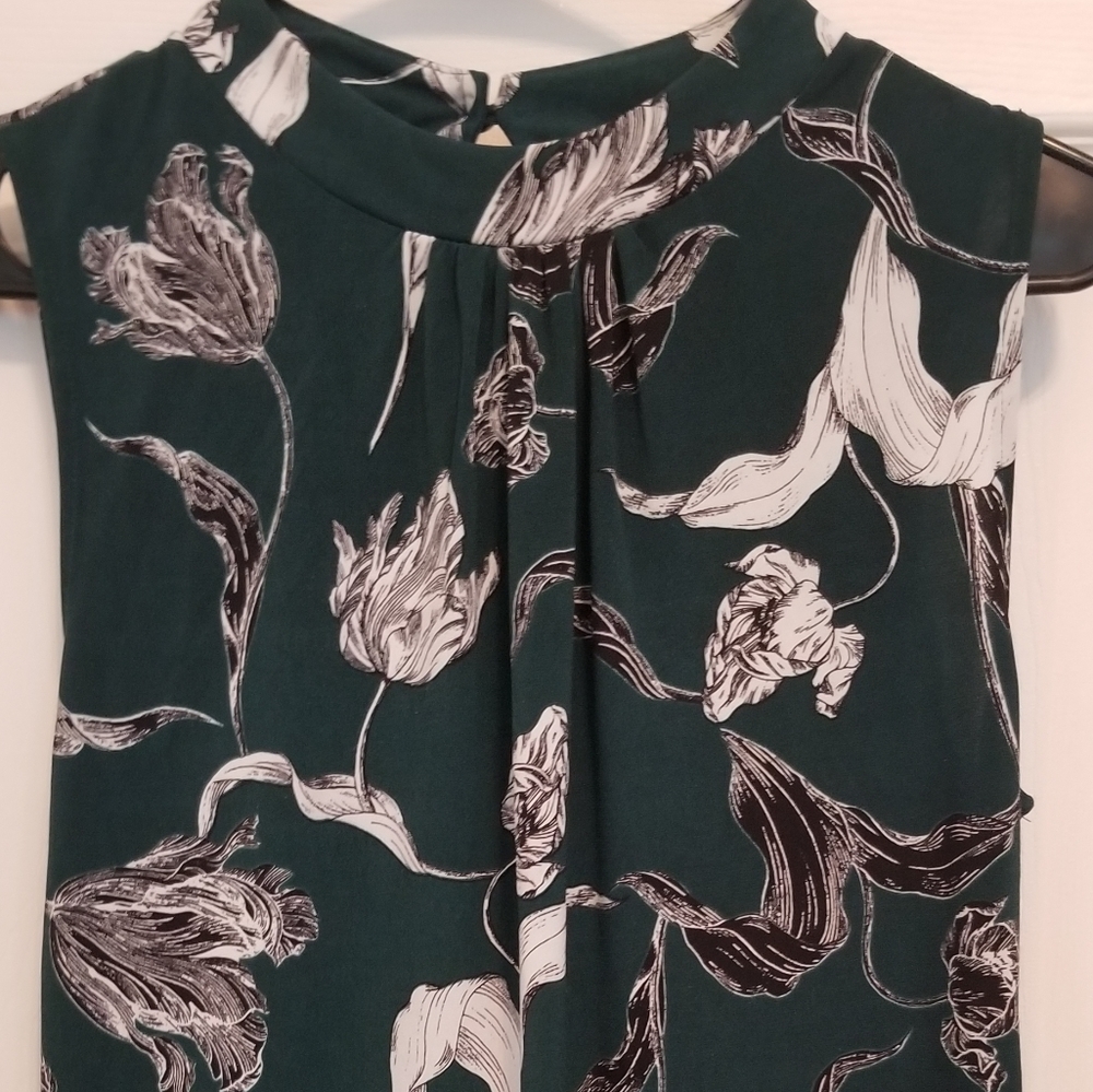 Banana Republic Sleeveless Blouse Size S